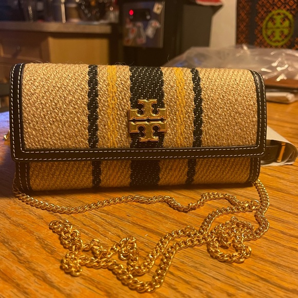 TORY BURCH CHAIN WALLET - Picture 6 of 8